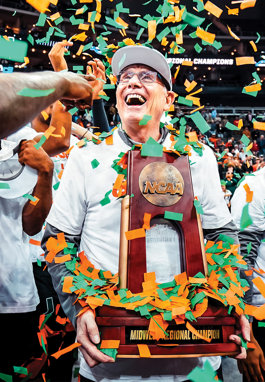 Jim Larrañaga celebrates winning the Midwest Regional